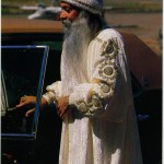 Osho changing cars